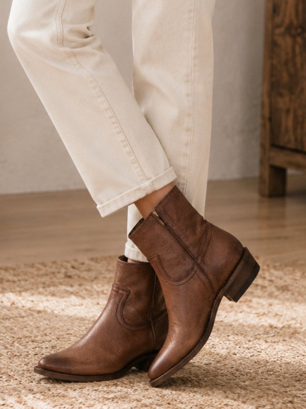 Frye Billy Short Western Boots Cognac Brown Leather Ankle Boots 8
